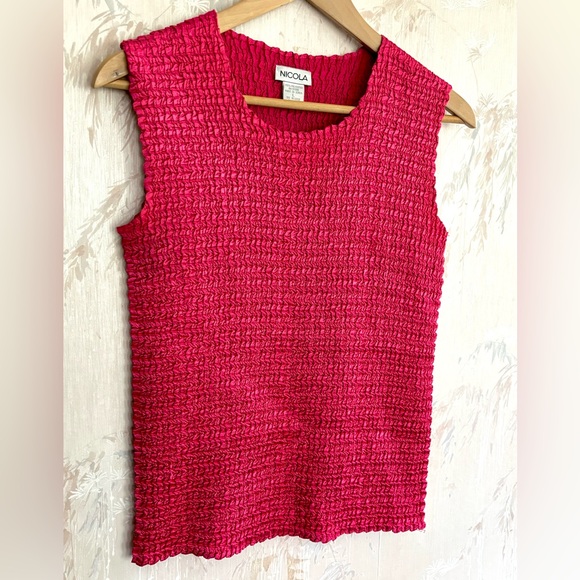 NICOLA Tops - Nicola Bright Pink Crinkle Stretch Sleeveless Tank Large